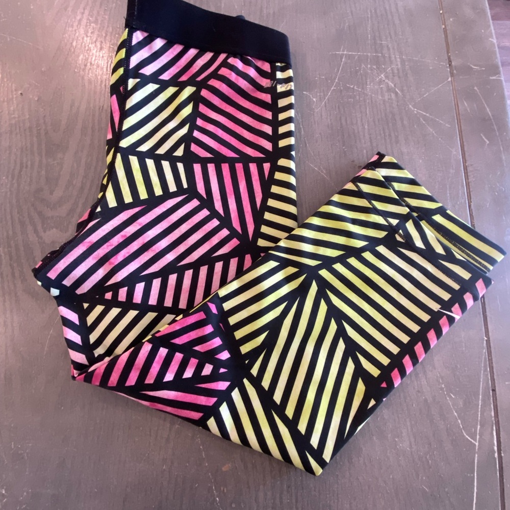 Nike pro leggings size large. Capri length. Worn a handful of times.